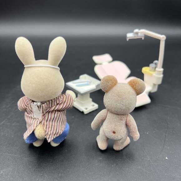 Sylvanian Families Calico Critters Country Dentist Bunny Rabbit Incomplete - Picture 5 of 15